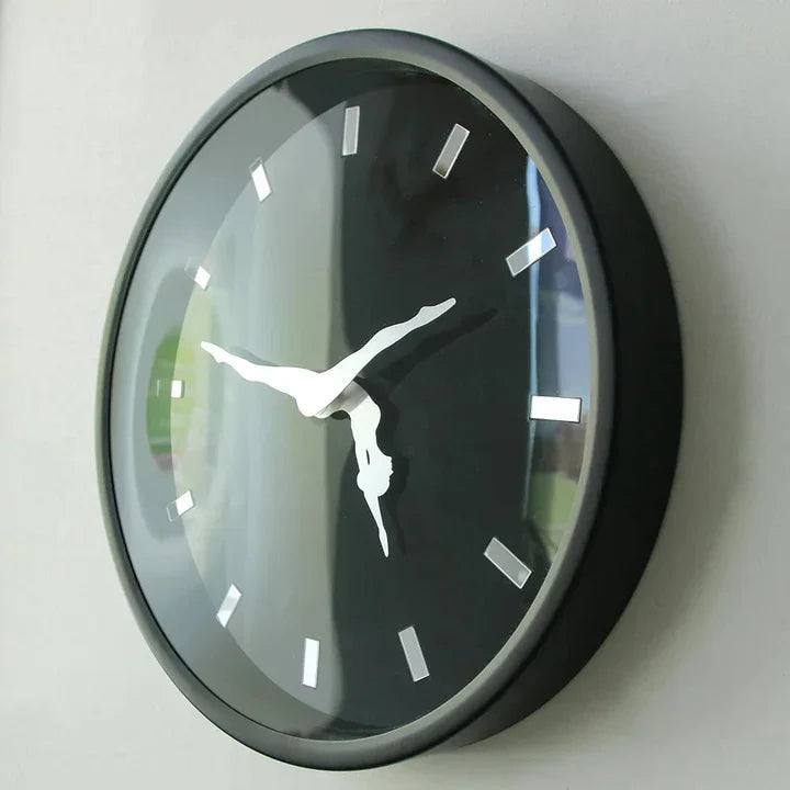 TikTime – Elegant ballerina-inspireret rundt vægur med delikat design og stille bevægelser