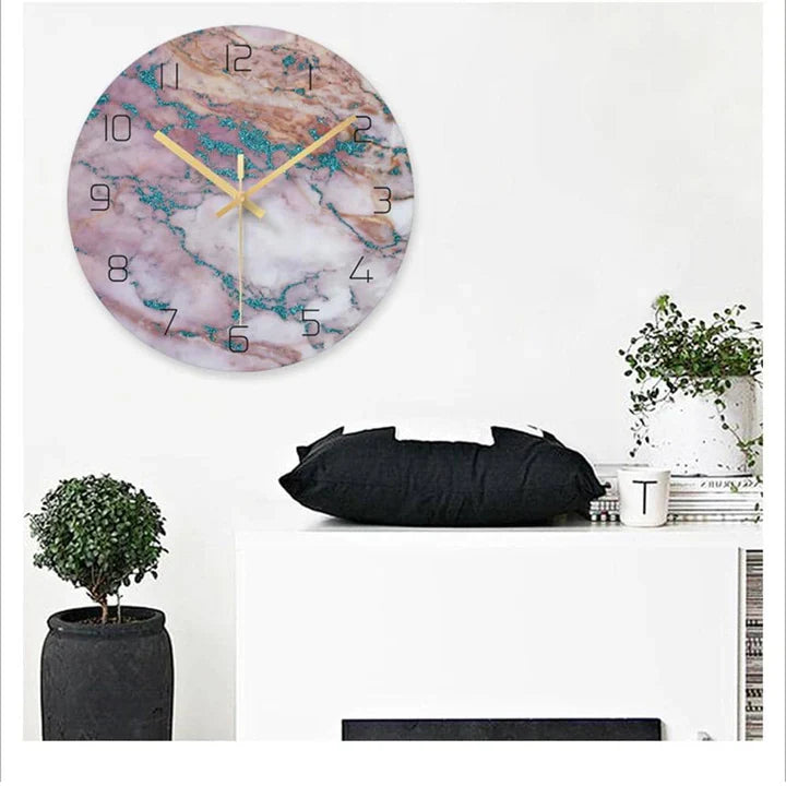 TimeTik – Elegant vægur med marmorinspireret design for tidløs sofistikering