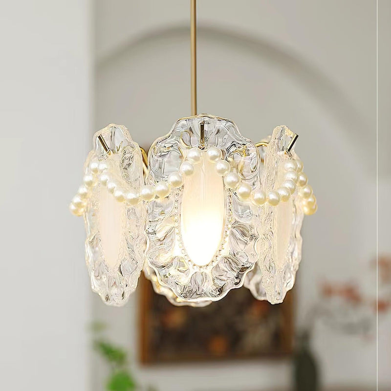 PearlLite - Loftlampe med Glitrende Krystaller og Elegante Perle detaljer