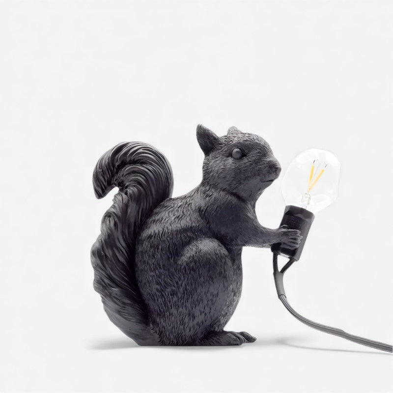 BrightTail - LED Bordlampe med Egern Design