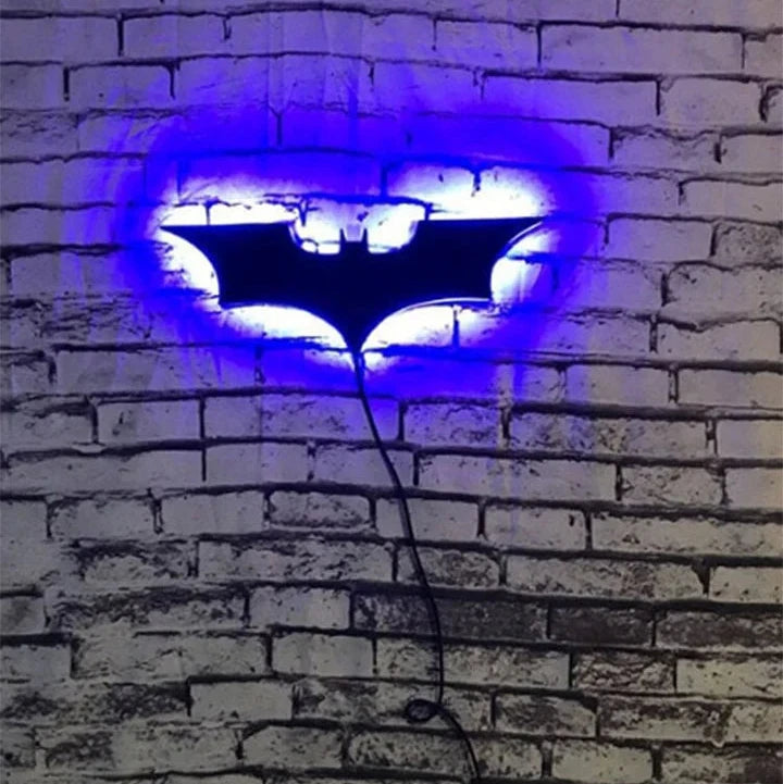 BatmanAura – Fjernstyret moderne Batman LED-væglampe