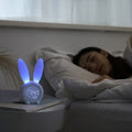 VardiBunny – Kaninformet søvntræner med natlys og alarm for bedre søvnrutiner for småbørn