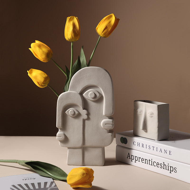 VaseForm – Skulpteret ansigtsgulvvase med moderne design