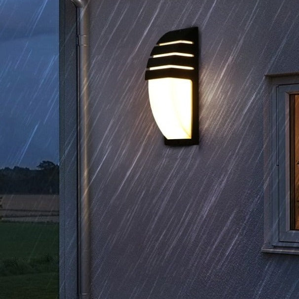 SunSense - LED Væglampe med Bevægelsessensor og Solcelledesign