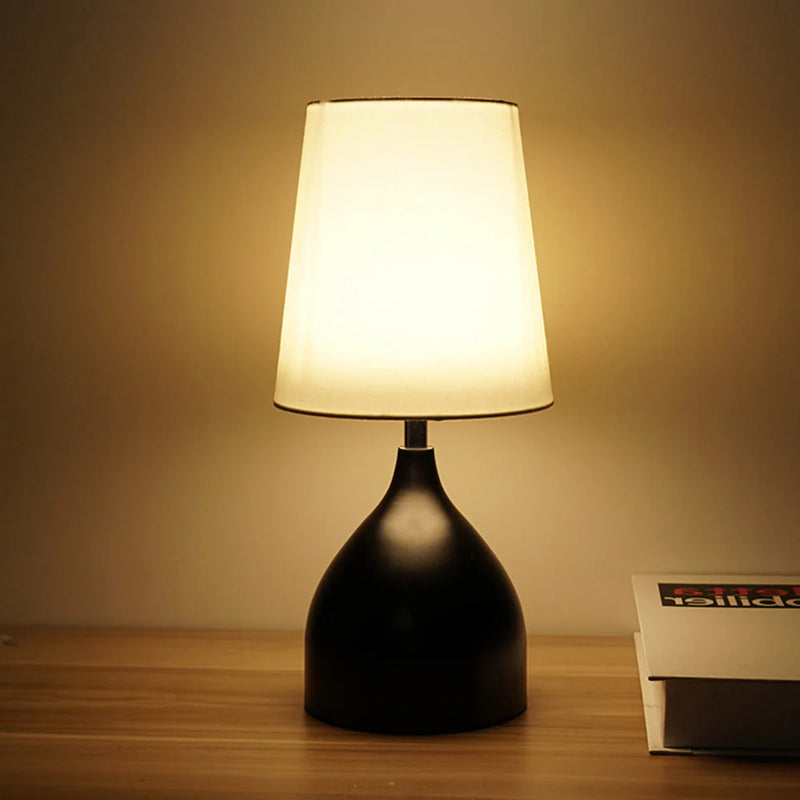 LumaTouch – Elegant LED-bordlampe med touch-betjening og kompakt energieffektivt design til moderne rum