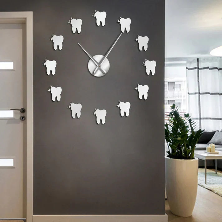 ToothTime - Tanddesign dekorativt ur med stilfuld glans og unikt look