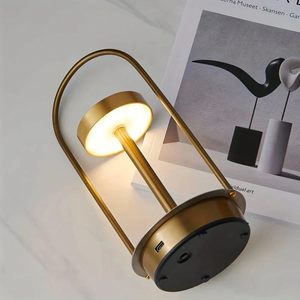 TouchLume - Stilfuld bærbar bordlampe med dæmpbart lys og moderne design