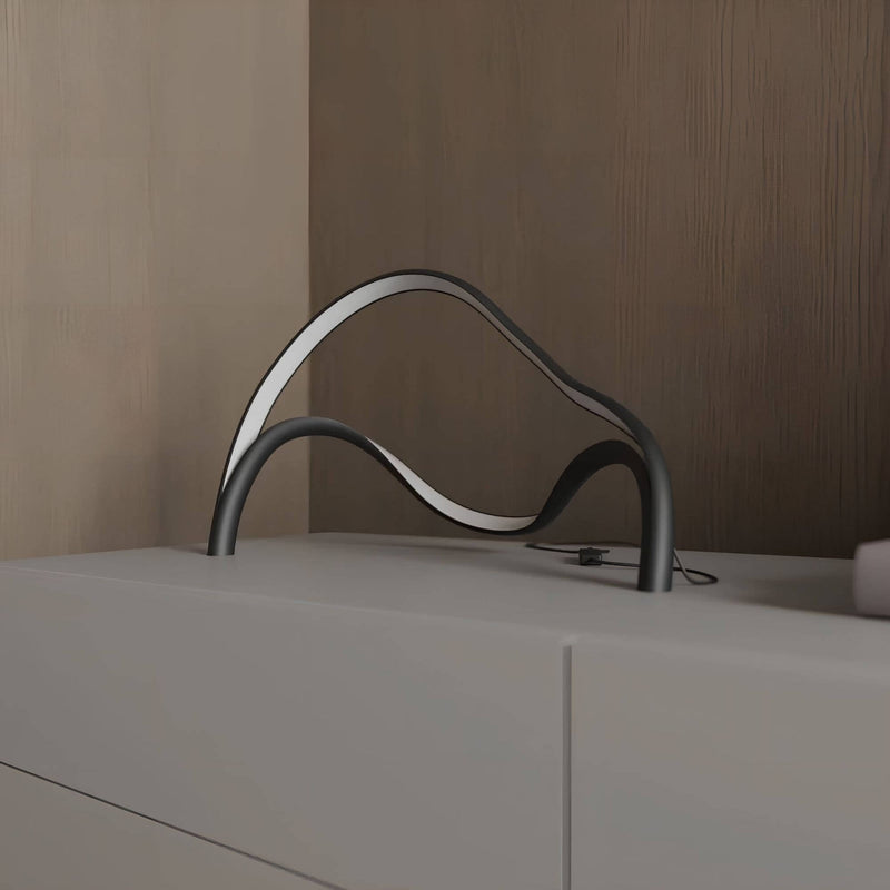 LumaGlow - Slank LED-bordlampe til moderne boligindretning