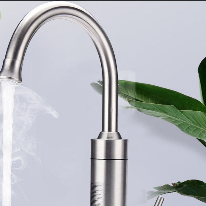 AquaEdge – Berøringsfri køkkenarmatur med smart sensor og indbygget filtrering