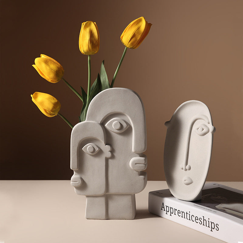 VaseForm – Skulpteret ansigtsgulvvase med moderne design