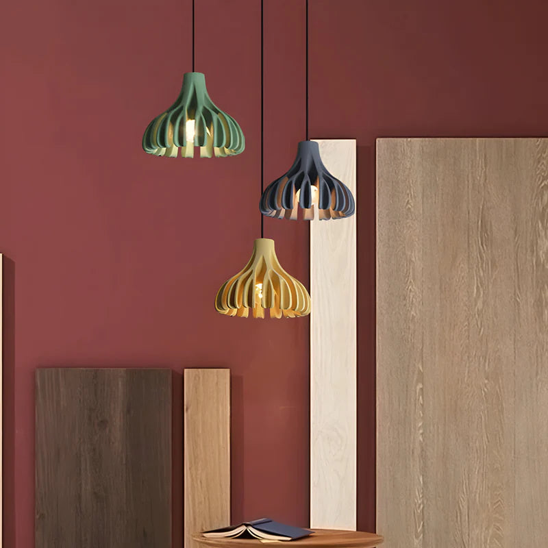 GlowPetal – Kunstnerisk LED lysekrone med blomsterform og moderne pendelstil
