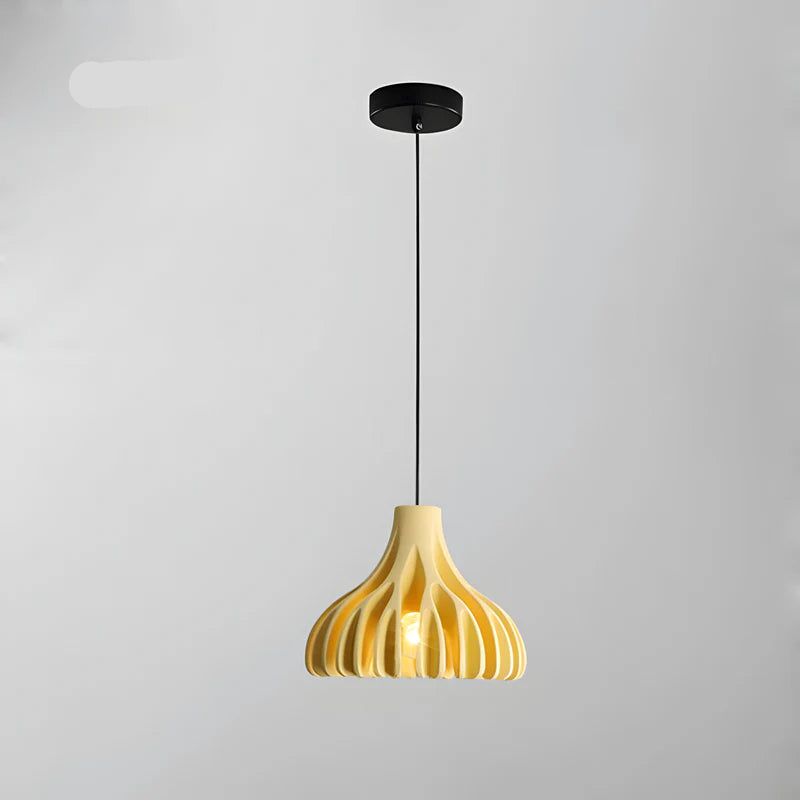 GlowPetal – Kunstnerisk LED lysekrone med blomsterform og moderne pendelstil