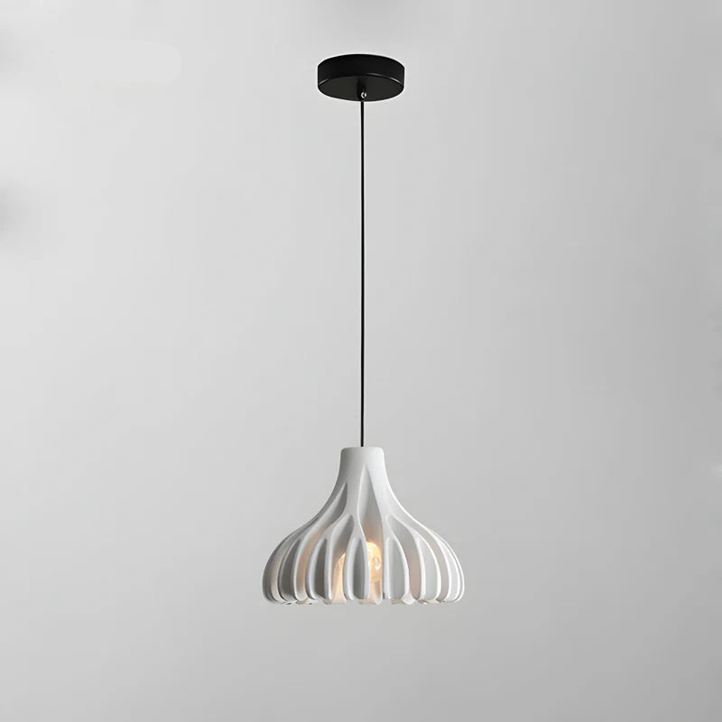 GlowPetal – Kunstnerisk LED lysekrone med blomsterform og moderne pendelstil