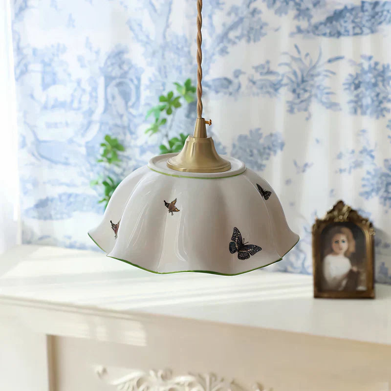 LumiFlutter – LED Loftlampe med Sommerfugleinspireret Design
