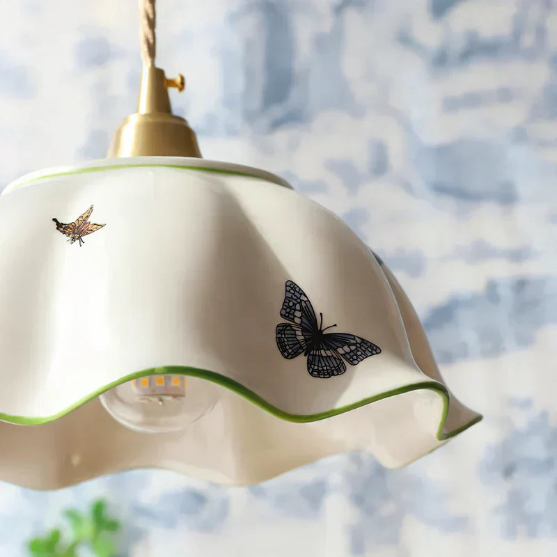 LumiFlutter – LED Loftlampe med Sommerfugleinspireret Design