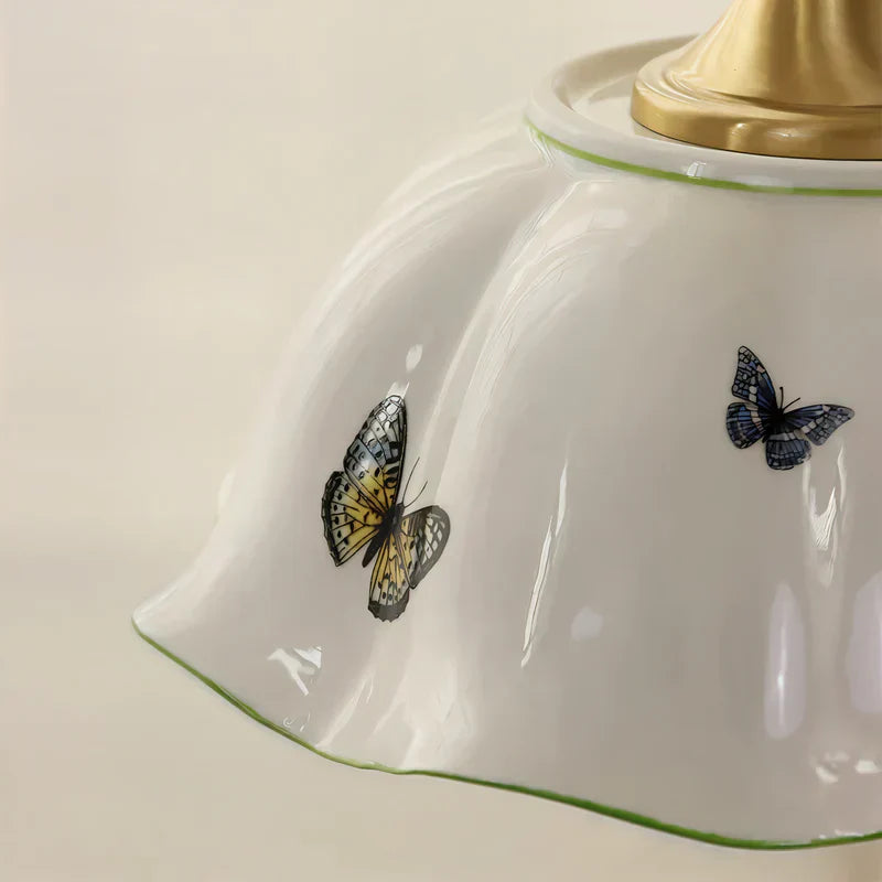 LumiFlutter – LED Loftlampe med Sommerfugleinspireret Design