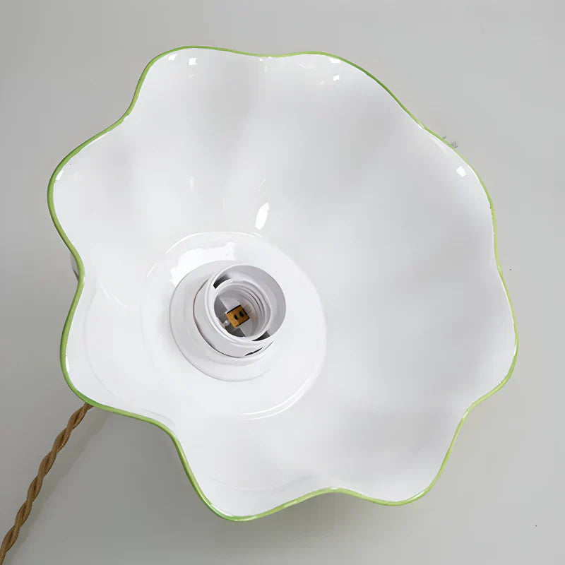 LumiFlutter – LED Loftlampe med Sommerfugleinspireret Design