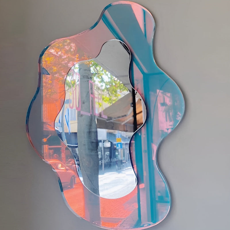 ReflectaForm – Geometrisk spejl med moderne layout og kunstneriske vinkler