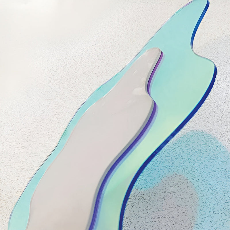 ReflectaForm – Geometrisk spejl med moderne layout og kunstneriske vinkler