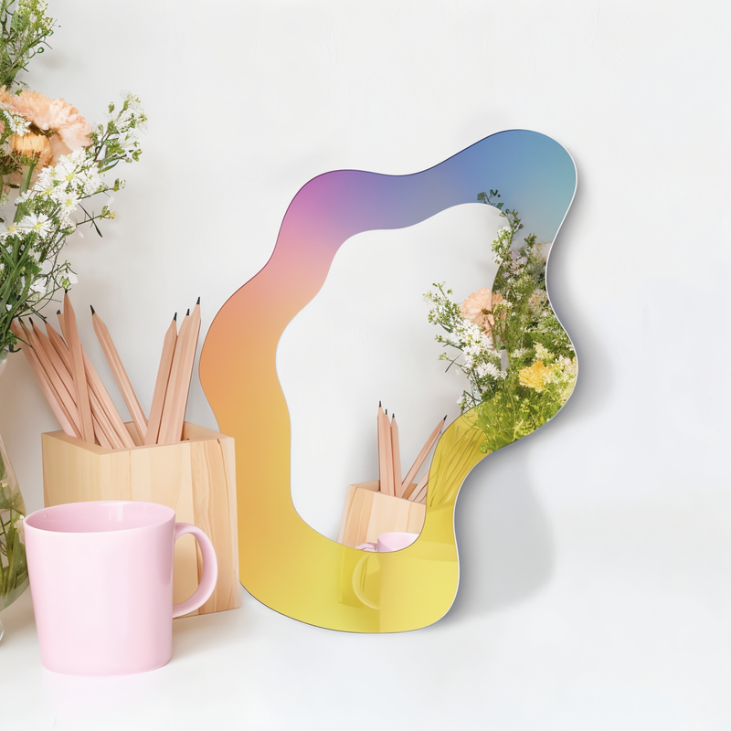 ReflectaForm – Geometrisk spejl med moderne layout og kunstneriske vinkler