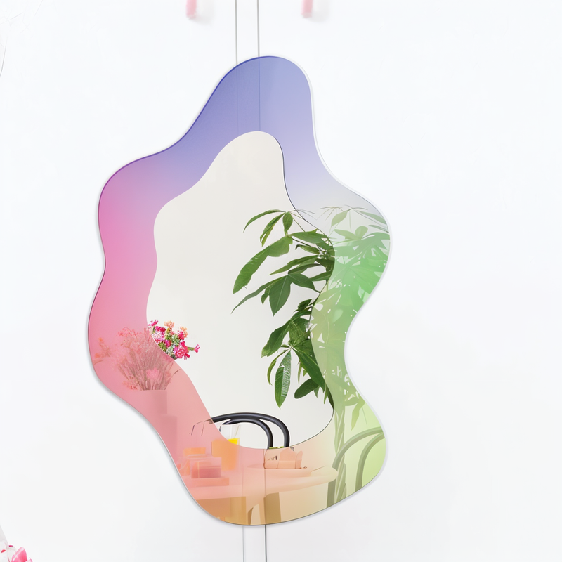 ReflectaForm – Geometrisk spejl med moderne layout og kunstneriske vinkler