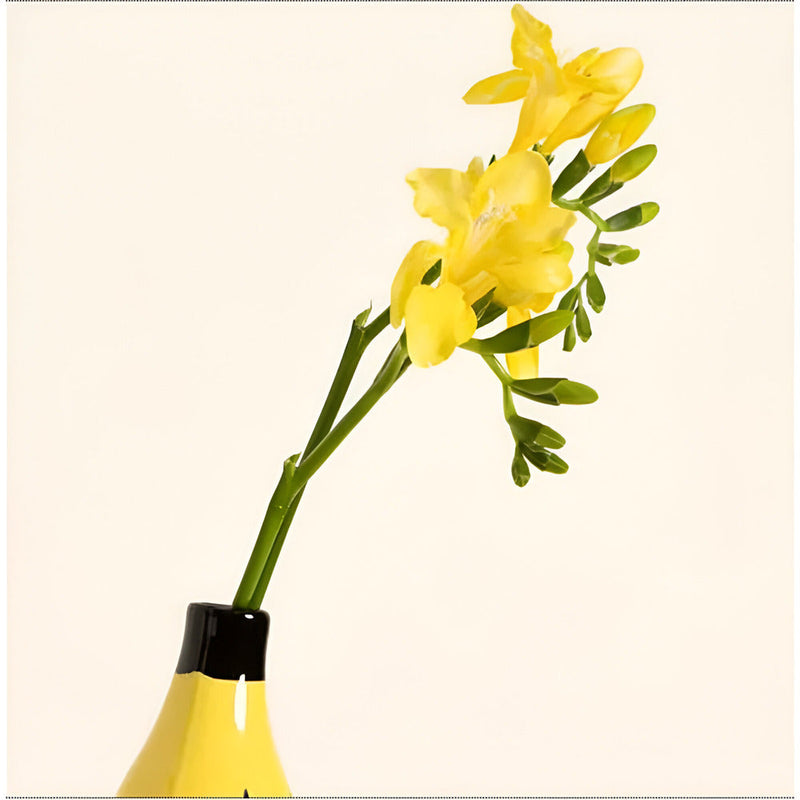 UrbanVibe – Moderne bananformet vase med elegant design til legende og kunstnerisk boligstyling