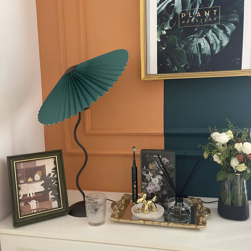OrigamiGlow – Elegant LED-lampe med bølget design til moderne belysning