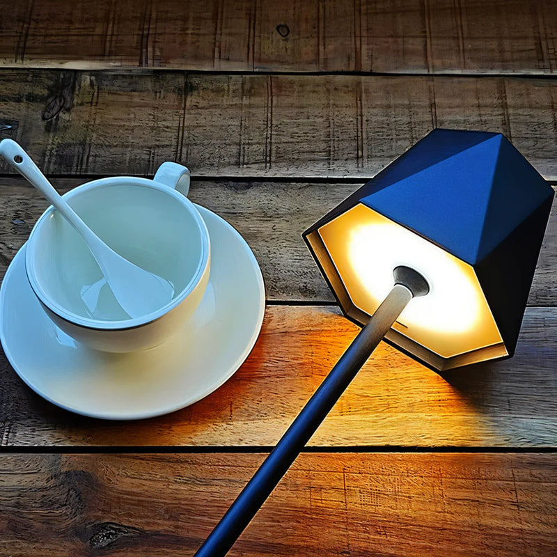 GlowHex – Bærbar LED bordlampe med genopladeligt batteri og vandtæt design