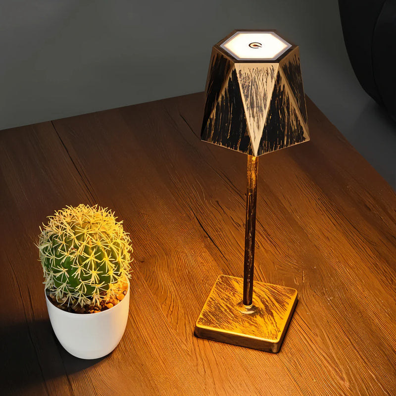 GlowHex – Bærbar LED bordlampe med genopladeligt batteri og vandtæt design