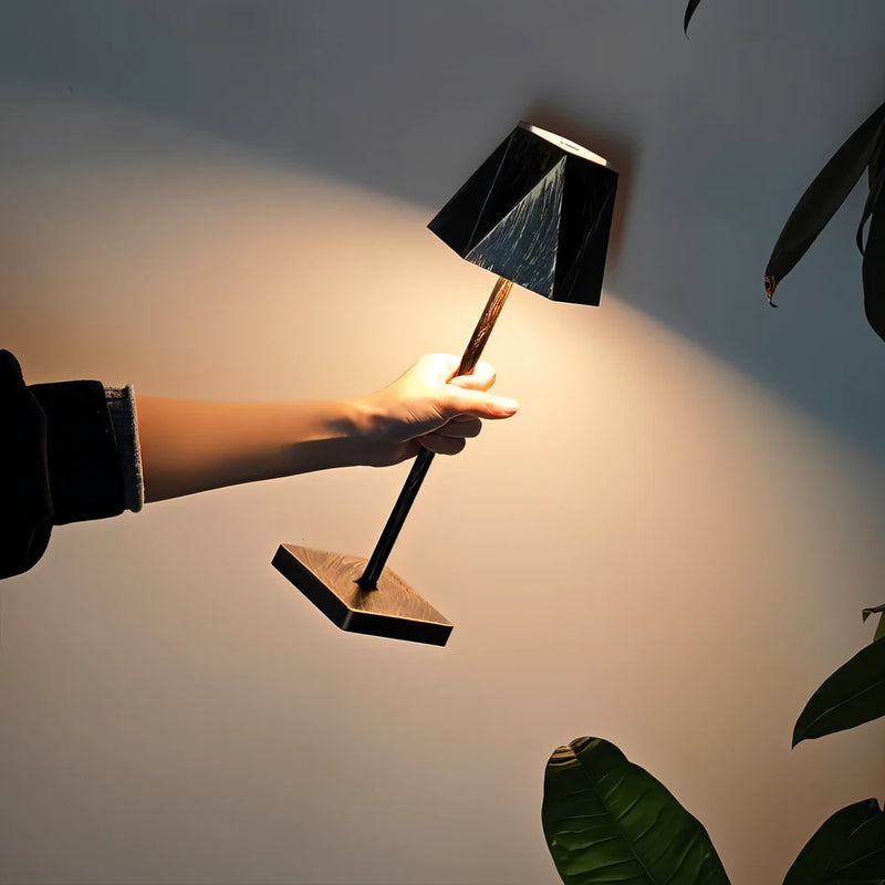 GlowHex – Bærbar LED bordlampe med genopladeligt batteri og vandtæt design