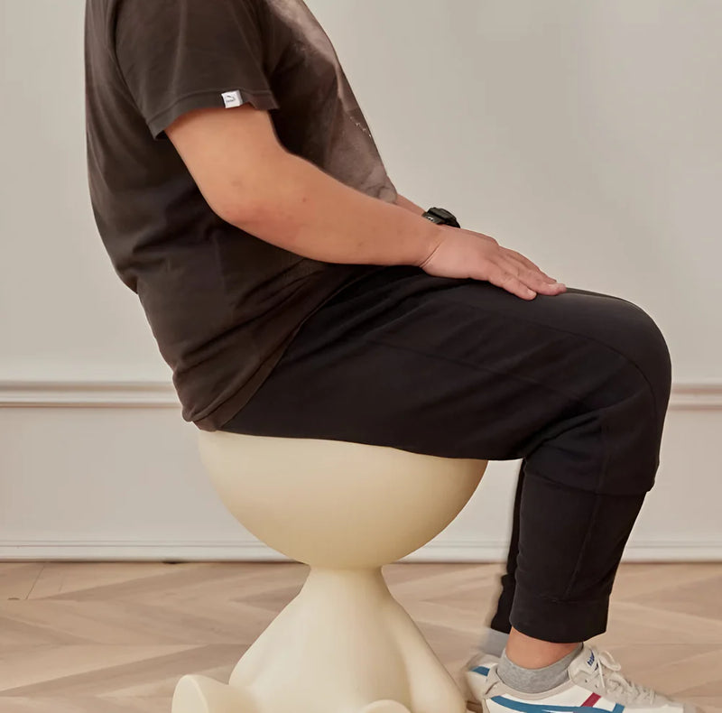 StyleNest – Rundt sidebord med moderne design og multifunktionel brug