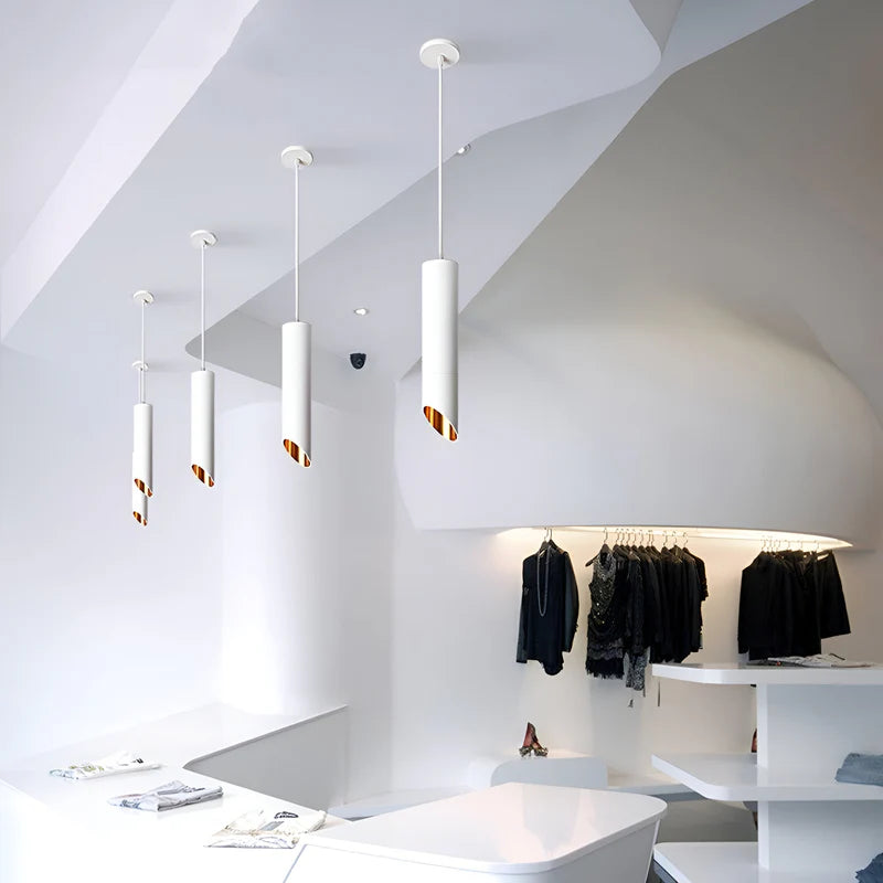 GlowBeam – Rørformet pendellampe med moderne design og fokuseret nedadgående belysning