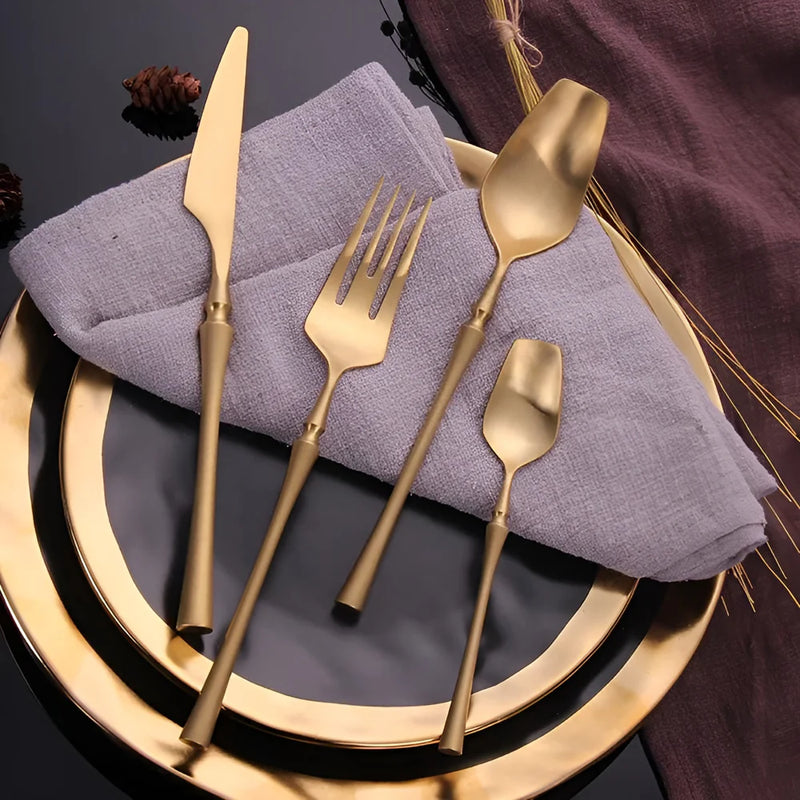 RoyalEssence – Luksuriøst bestiksæt med elegant design til den ultimative spiseoplevelse