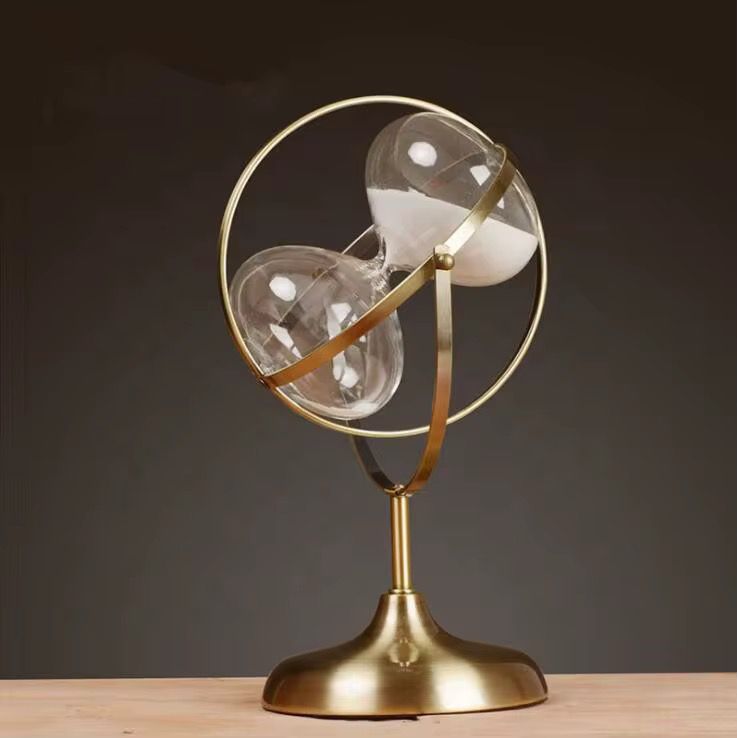 TimelyGrace – Elegant timeglas med roterende vintage-charme