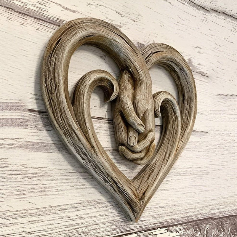 HeartForm - Romantisk skulptur af to hænder, der danner et hjerte, til moderne indretning