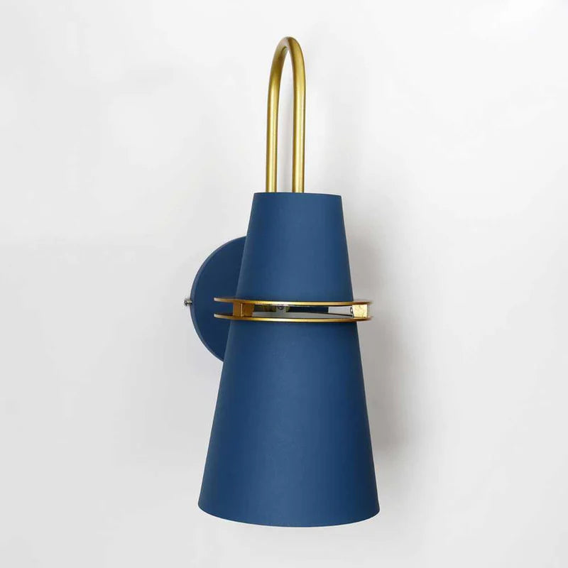 NordicGlow - Minimalistisk væglampe med slankt design til moderne og hyggelige rum