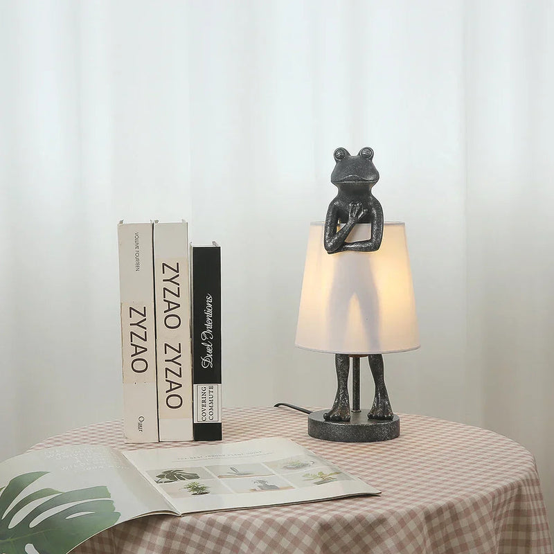 FrogGlow - Legesyg frøformet LED-bordlampe med dæmpbart lys