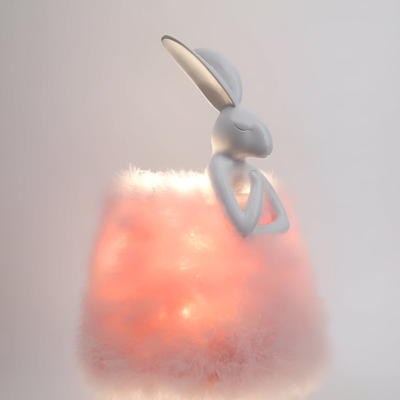 FluffRabbit – Bordlampe med kaninmotiv, bløde fjer og varmt lys