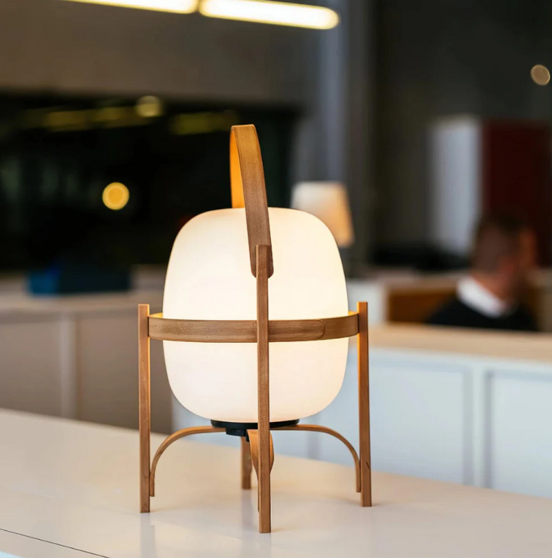 CylindraGlow - Slank Bordlampe til moderne og elegant belysning