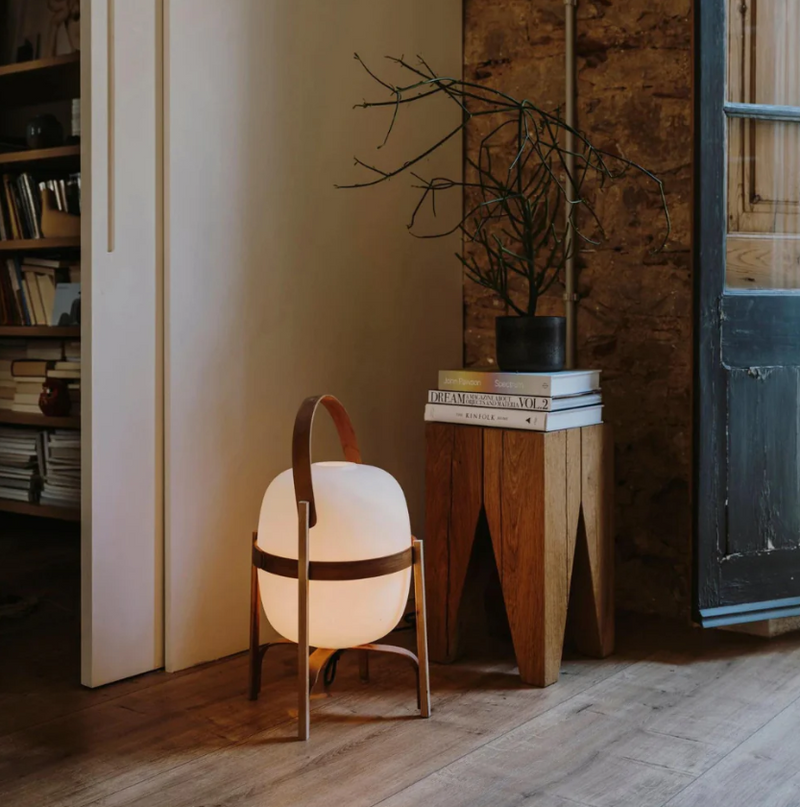 CylindraGlow - Slank Bordlampe til moderne og elegant belysning