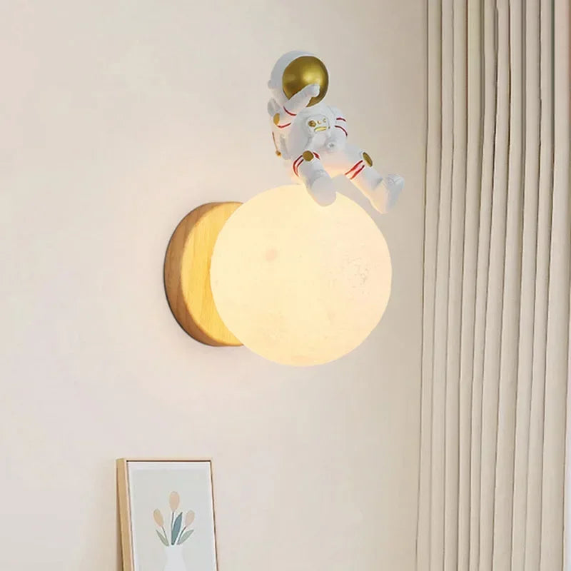MoonGlow – Magisk månelampe med beroligende glød og elegant design
