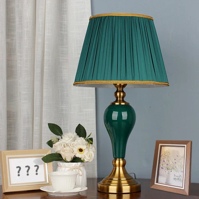 LumiCurve - Moderne keramisk bordlampe med elegant minimalistisk design