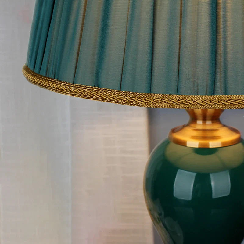 LumiCurve - Moderne keramisk bordlampe med elegant minimalistisk design