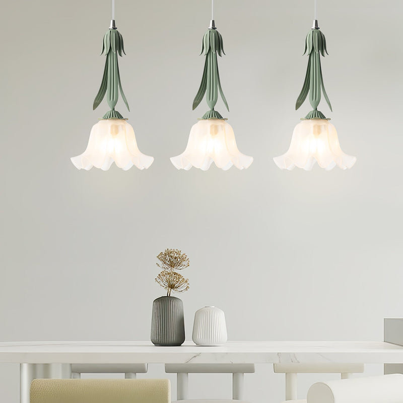 BloomAura - Elegant lilje inspireret pendellampe
