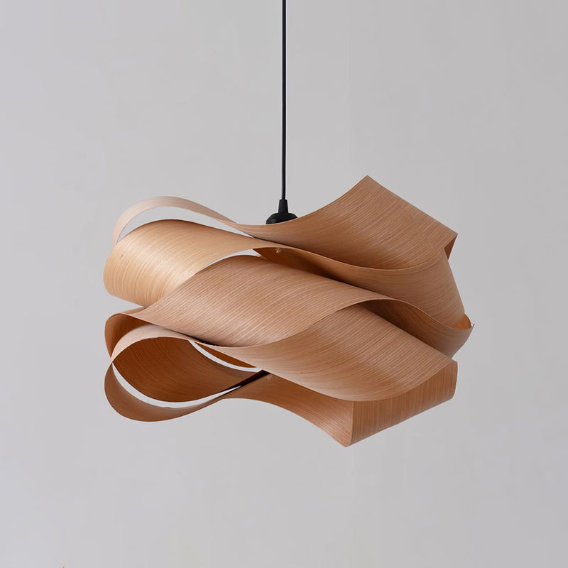UmiWeave – Skulpturel Pendellampe med Indviklet Flettet Paneldesign