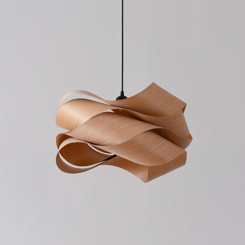 UmiWeave – Skulpturel Pendellampe med Indviklet Flettet Paneldesign