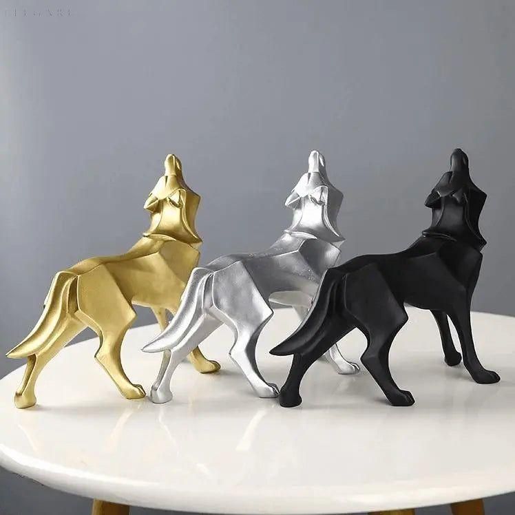 LupoSight - Geometrisk Ulvestatue med Skarpt Kantede Design til Moderne Rum