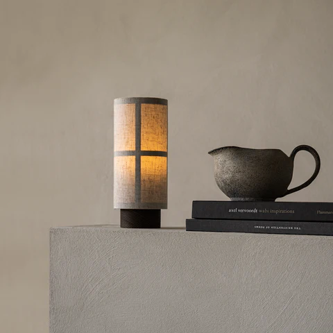 SereniGlow - Elegant Natlampe med Silkeskærm og Træfod