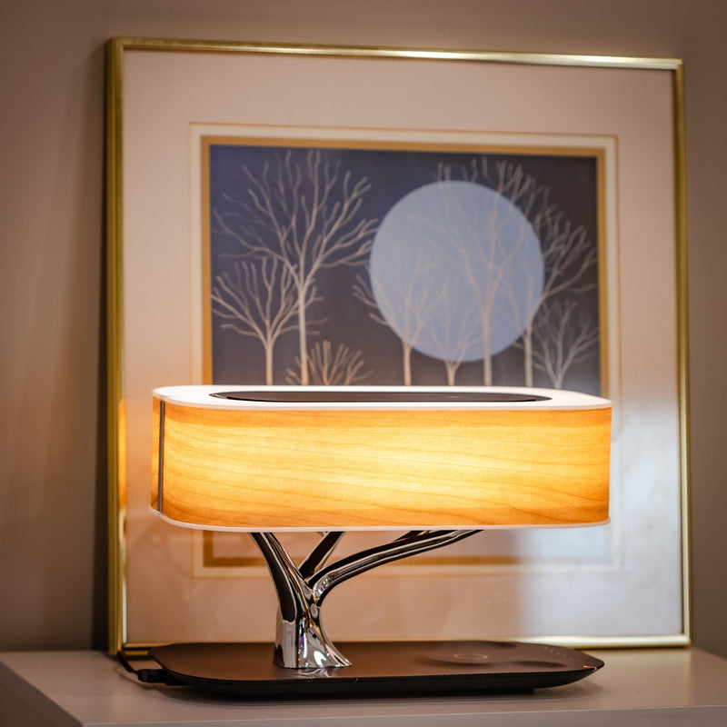 LumeGlow – Moderne bordlampe med unik form og trådløs opladningssokkel