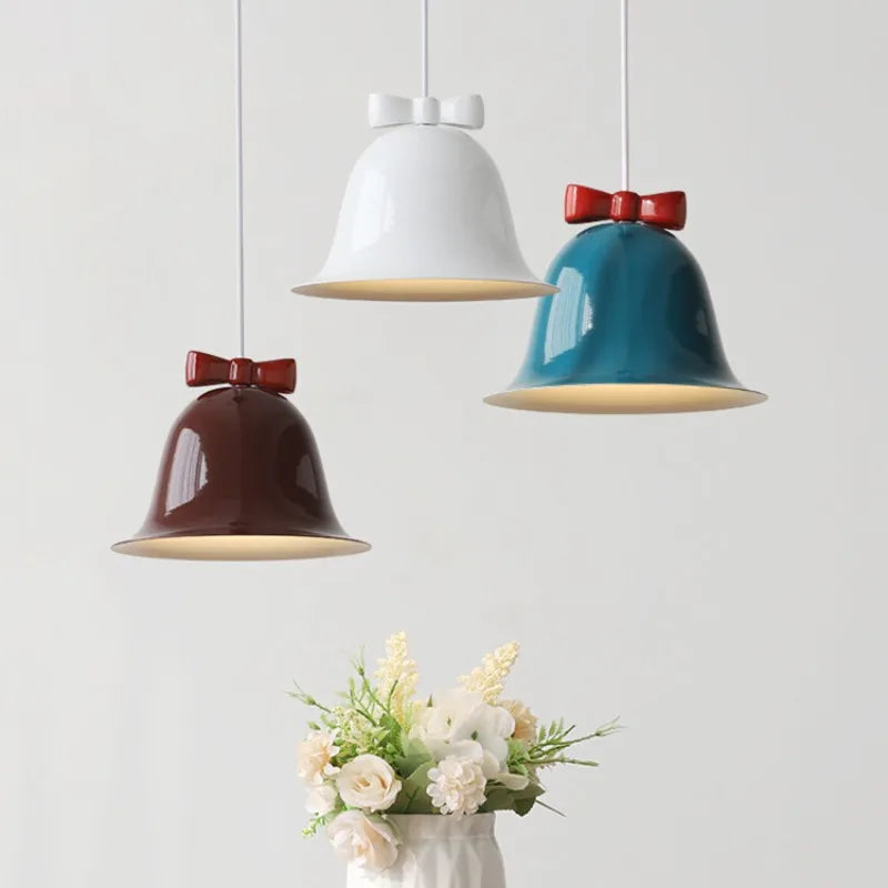 CurveShine - Moderne Buet Pendellampe med Elegant Design og Effektiv Belysning til Alle Rum